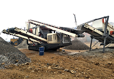 山東履帶式移動(dòng)破碎生產(chǎn)線(xiàn)