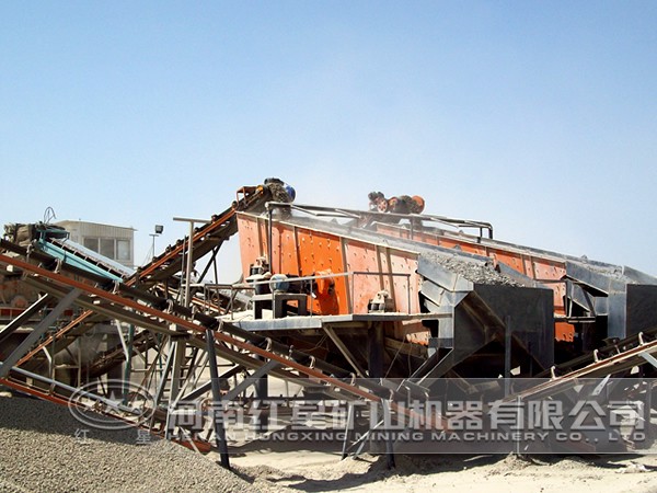 鵝卵石制砂生產(chǎn)線現(xiàn)場 鵝卵石制砂生產(chǎn)線現(xiàn)場