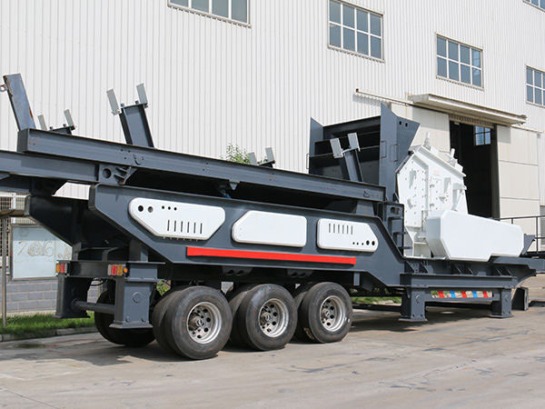 輪式移動(dòng)破碎站,建筑垃圾破碎機(jī)