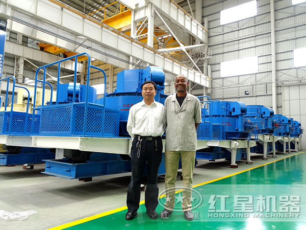 沖擊式破碎機生產(chǎn)車間 沖擊式破碎機生產(chǎn)車間