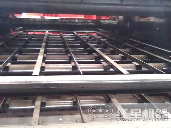 振動篩內(nèi)部 振動篩內(nèi)部