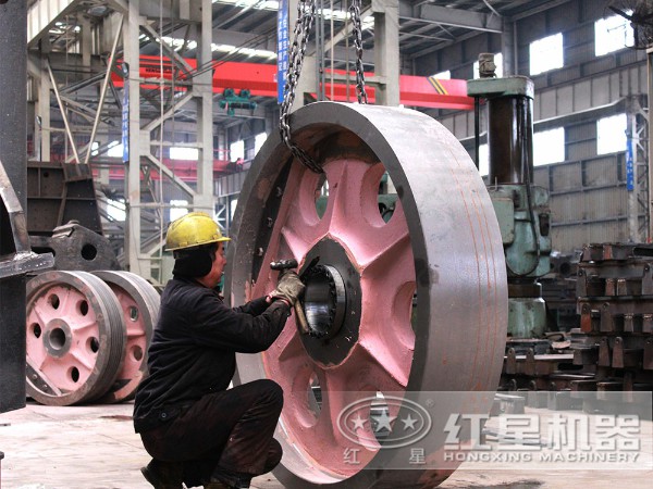 采石場(chǎng)破碎機(jī)生產(chǎn)車間 采石場(chǎng)破碎機(jī)生產(chǎn)車間