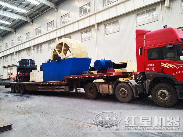 裝車(chē)發(fā)往湖北黃岡的洗砂機(jī) 裝車(chē)發(fā)往湖北黃岡的洗砂機(jī)