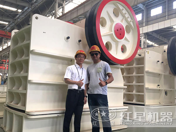 來(lái)廠(chǎng)參觀(guān)顎破的客戶(hù) 來(lái)廠(chǎng)參觀(guān)顎破的客戶(hù)