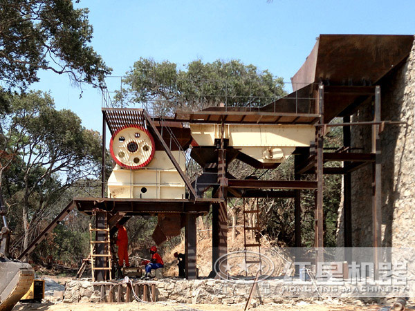 破碎生產(chǎn)線現(xiàn)場 破碎生產(chǎn)線現(xiàn)場