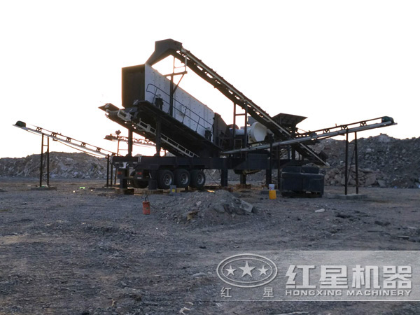 流動(dòng)式建筑垃圾粉碎機(jī)生產(chǎn)現(xiàn)場(chǎng) 流動(dòng)式建筑垃圾粉碎機(jī)生產(chǎn)現(xiàn)場(chǎng)