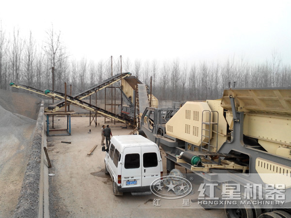 移動制砂機作業(yè)現場 移動制砂機作業(yè)現場