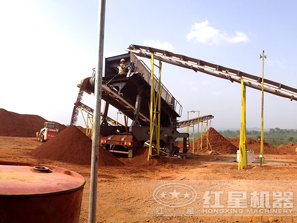 紅星車載流動嗑石機(jī)作業(yè)現(xiàn)場 紅星車載流動嗑石機(jī)作業(yè)現(xiàn)場