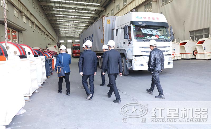 紅星機(jī)制砂設(shè)備生產(chǎn)車間