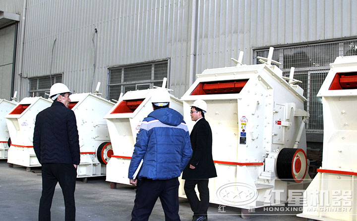 來(lái)廠參觀、考察設(shè)備的用戶