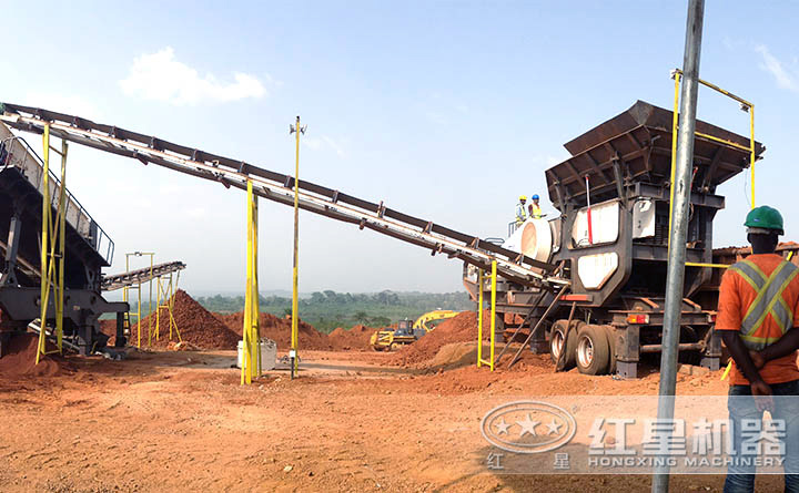 移動(dòng)式破碎站客戶現(xiàn)場 移動(dòng)式破碎站客戶現(xiàn)場