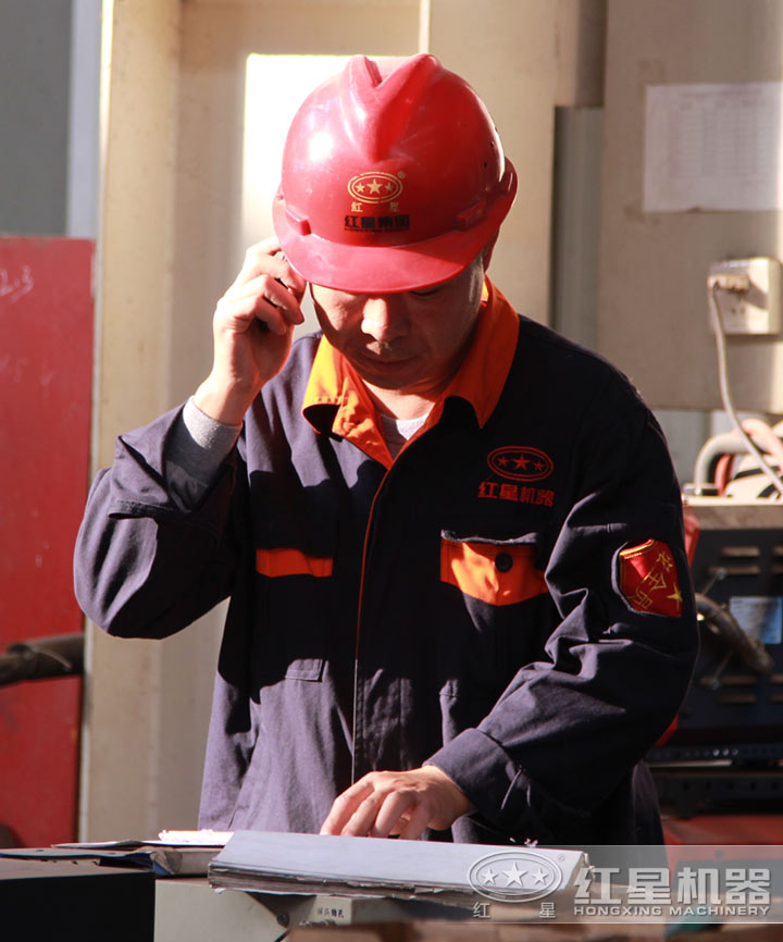 安全員，聯(lián)系客戶為其講解基本安全常識