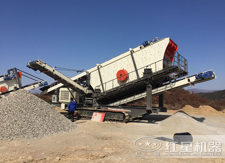 履帶破碎機(jī)碎石現(xiàn)場(chǎng) 履帶破碎機(jī)碎石現(xiàn)場(chǎng)