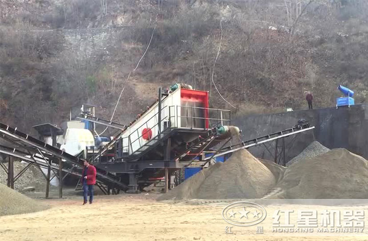 流動(dòng)碎石設(shè)備作業(yè)現(xiàn)場