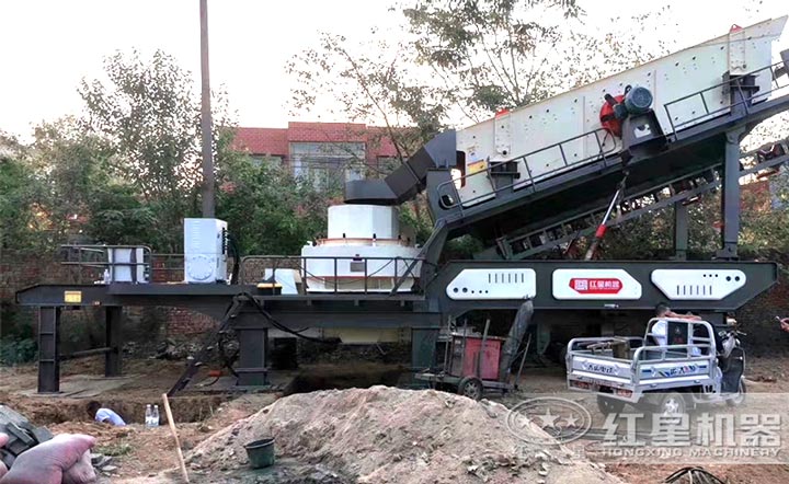 移動(dòng)制砂機(jī)安裝現(xiàn)場(chǎng)