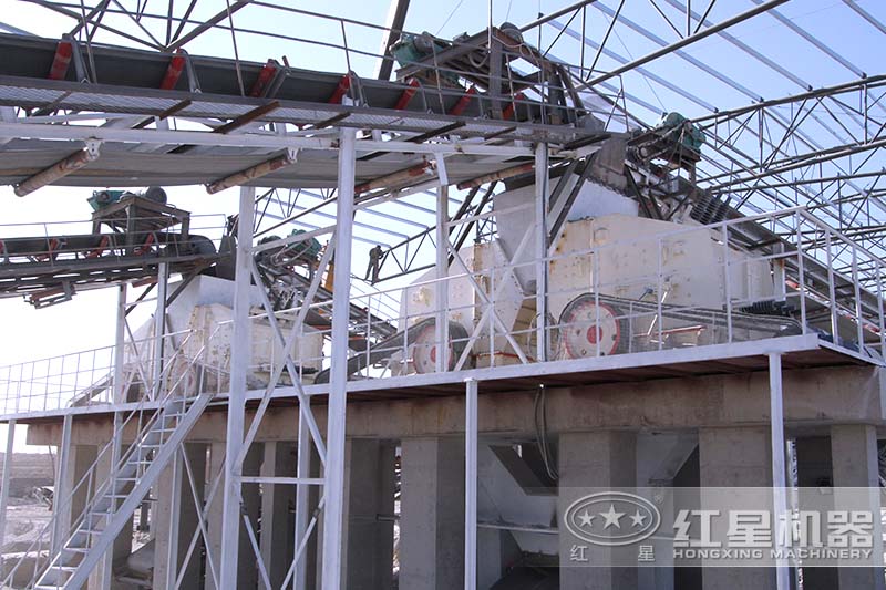 河北客戶破碎石子現(xiàn)場(chǎng)配置4臺(tái)PF-1520型反擊破