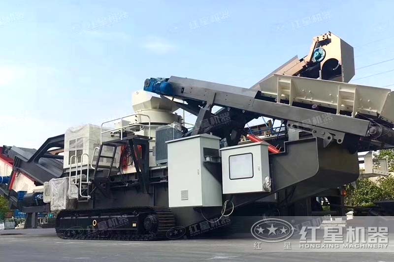 履帶式移動(dòng)制砂機(jī)設(shè)備實(shí)拍 履帶式移動(dòng)制砂機(jī)設(shè)備實(shí)拍