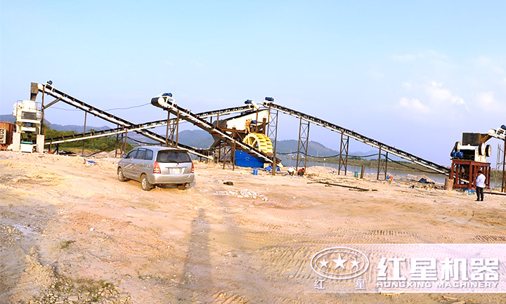 小型碎沙機制砂現(xiàn)場 小型碎沙機制砂現(xiàn)場