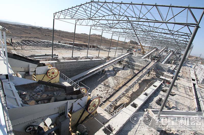 制砂生產(chǎn)現(xiàn)場(chǎng) 制砂生產(chǎn)現(xiàn)場(chǎng)