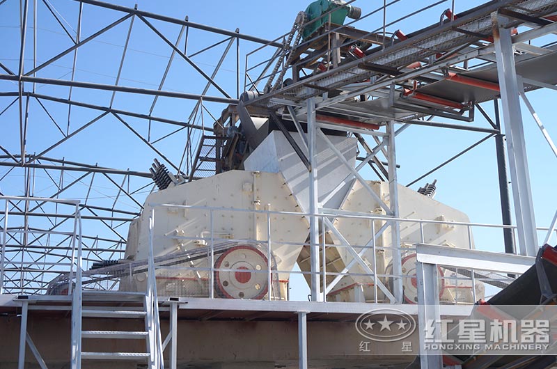 反擊式破碎機(jī)生產(chǎn)現(xiàn)場 反擊式破碎機(jī)生產(chǎn)現(xiàn)場