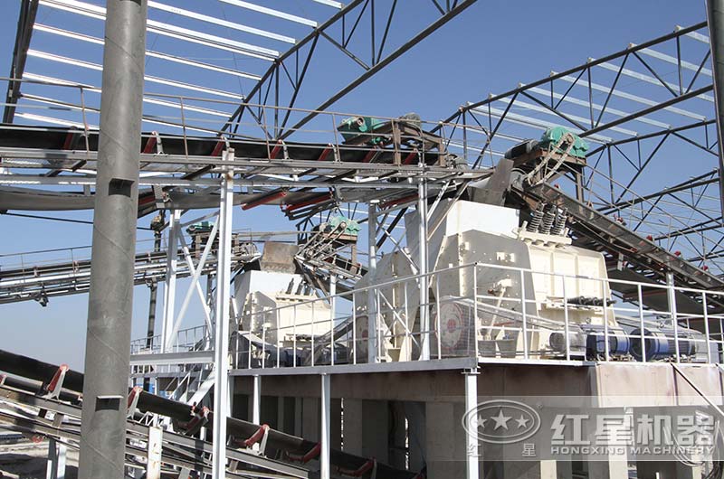 反擊式破碎機(jī)生產(chǎn)現(xiàn)場 反擊式破碎機(jī)生產(chǎn)現(xiàn)場