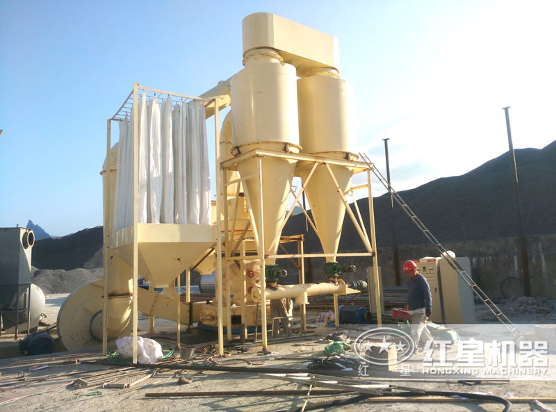 磨粉生產(chǎn)現(xiàn)場(chǎng) 磨粉生產(chǎn)現(xiàn)場(chǎng)