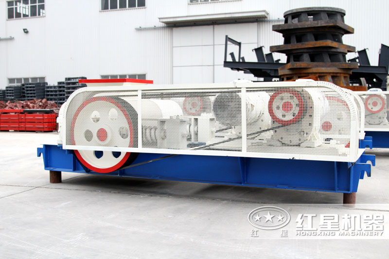 對(duì)輥式粉砂機(jī) 對(duì)輥式粉砂機(jī)