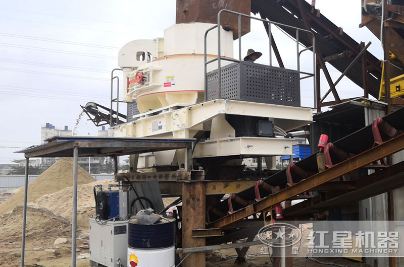 制砂機(jī)工作現(xiàn)場(chǎng) 制砂機(jī)工作現(xiàn)場(chǎng)