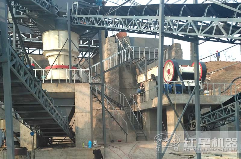 巖石破碎生產(chǎn)現(xiàn)場 巖石破碎生產(chǎn)現(xiàn)場