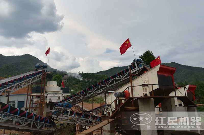 河卵石制砂加工現(xiàn)場 河卵石制砂加工現(xiàn)場